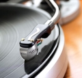 mc-anna-on-tonearm-1000x950.jpg
