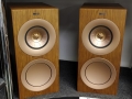 KEF R3 ORZECH.jpg