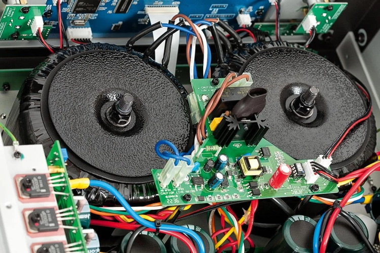 dz0xMjQwJmg9ODI3_src_75261-musical-fidelity-nu-vista-800-2-fot14.jpg