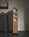 R_Series_lifestyle_R7Meta_Walnut_Portrait_FrontView 11.jpg