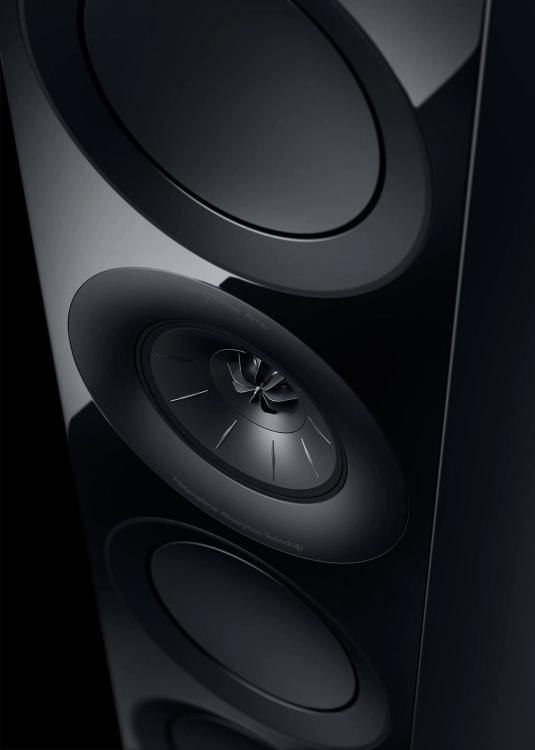 R11_Meta_Black Gloss_UniQ_Mood shot and MAT.jpg