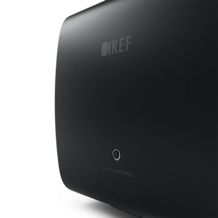 KC62_Carbon-Black_closeup1.webp