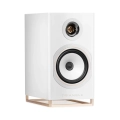 TRIANGLE-CAPELLA-White-03.webp