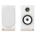 TRIANGLE-CAPELLA-White-04.webp