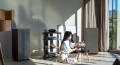 Onkyo-Y50-silver-zdjecie-lifestyle-z-kolumnami-Klipsch (1).jpg