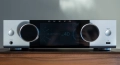 Onkyo-Y50-silver-zdjecie-z-przodu-lifestyle (1).jpg
