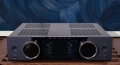Onkyo-Y50-black-zdjecie-z-przodu-lifestyle.jpg