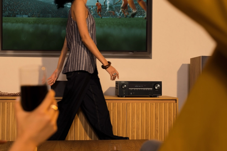 High--Denon AVR-X2900 Black lifestyle 09.jpg
