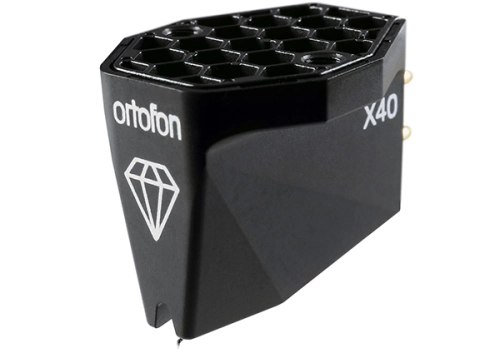 Ortofon MC X40_Flying_IMG_0058_cmyk_sml.jpg