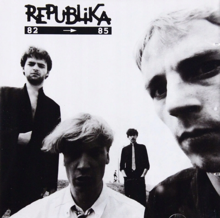 82-85-Republika-CD-Kombinat-Moja-krew-Biala-Flaga-Telefony-CIECHOWSKI.jpg