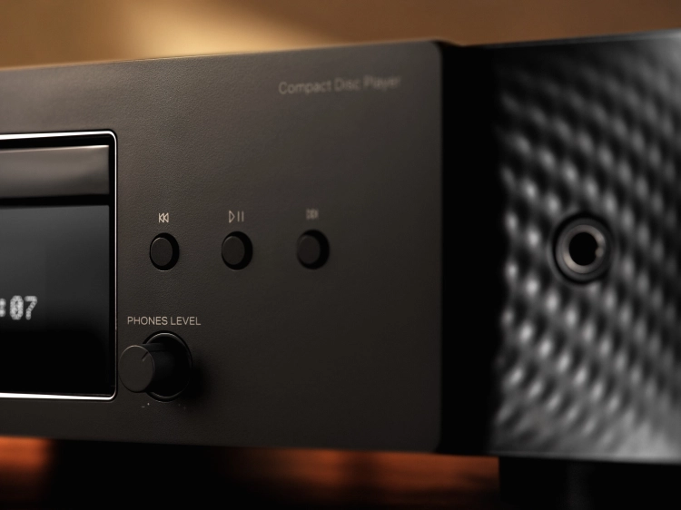 Low--Marantz - CD 70 - Black - Beauty 6.jpg