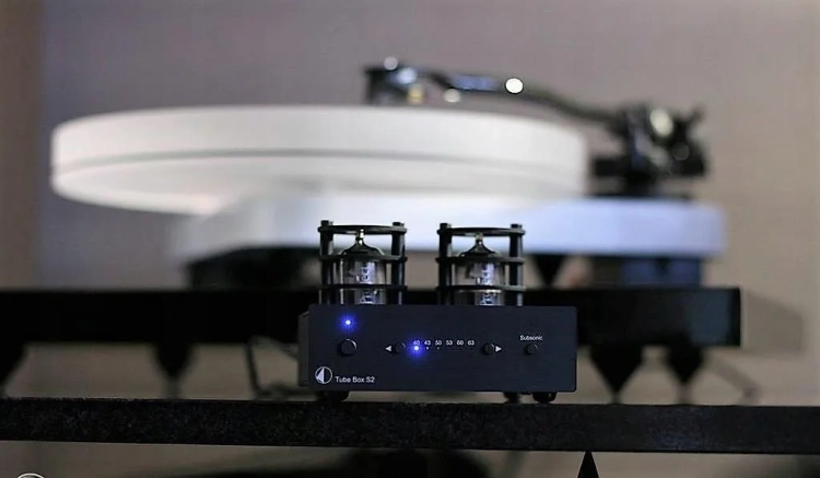 30741aab-e9d4-48d5-b3f4-94d205fa9fe6_i-pro-ject-tube-box-s2-czarny.webp